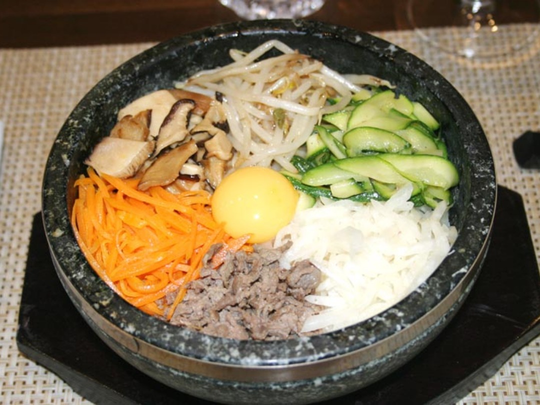 Dolsot Bibimbap (Korean Stone Pot Bibimbap) 