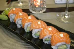 Akasaka Salmon Roll